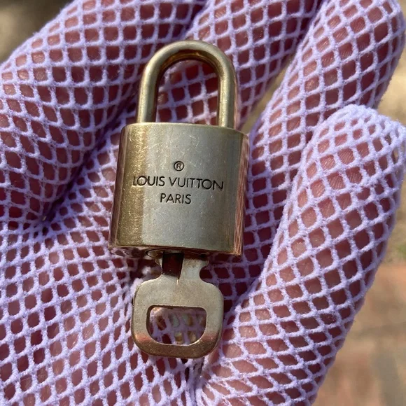 Louis Vuitton #321 Lock and Key (Authentic) Preloved - Picture 7 of 11